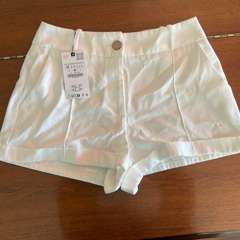 Zara “Turned Up Cuff Mid Rise Shorts”